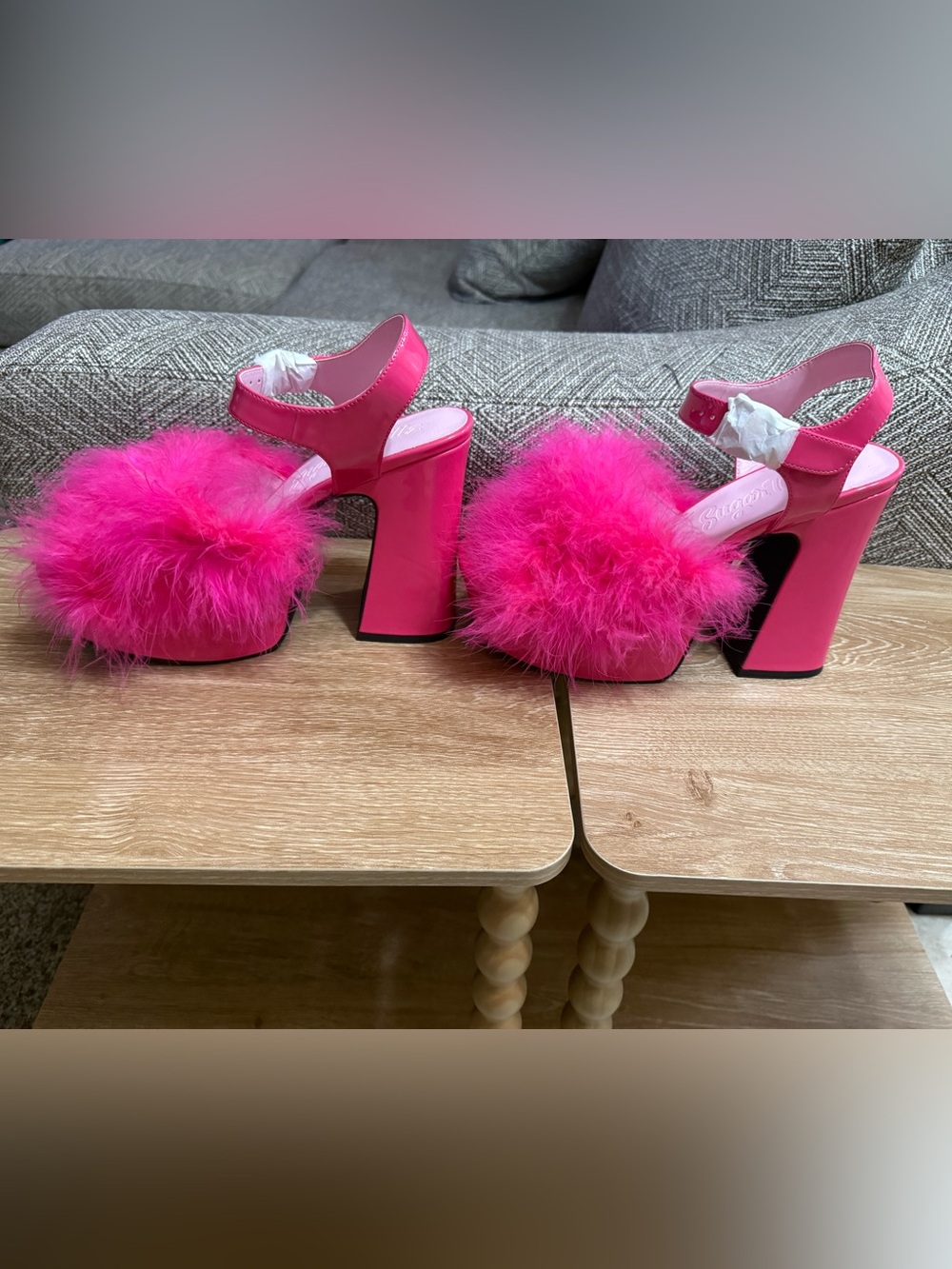 BLUSHIN' N' CRUSHIN' MARABOU HEELS - HOT PINK size 10